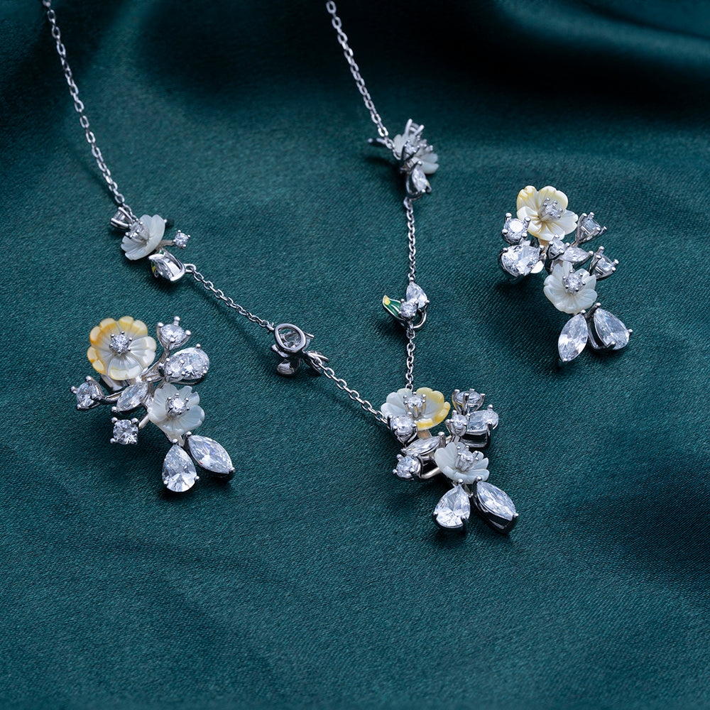 Reegalia Yellow Blossom 925 Silver Necklace & Earrings Set.