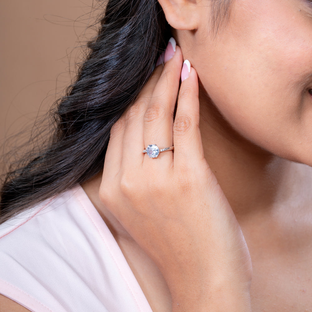 Reegalia Solitaire Spark Ring in 925 Silver