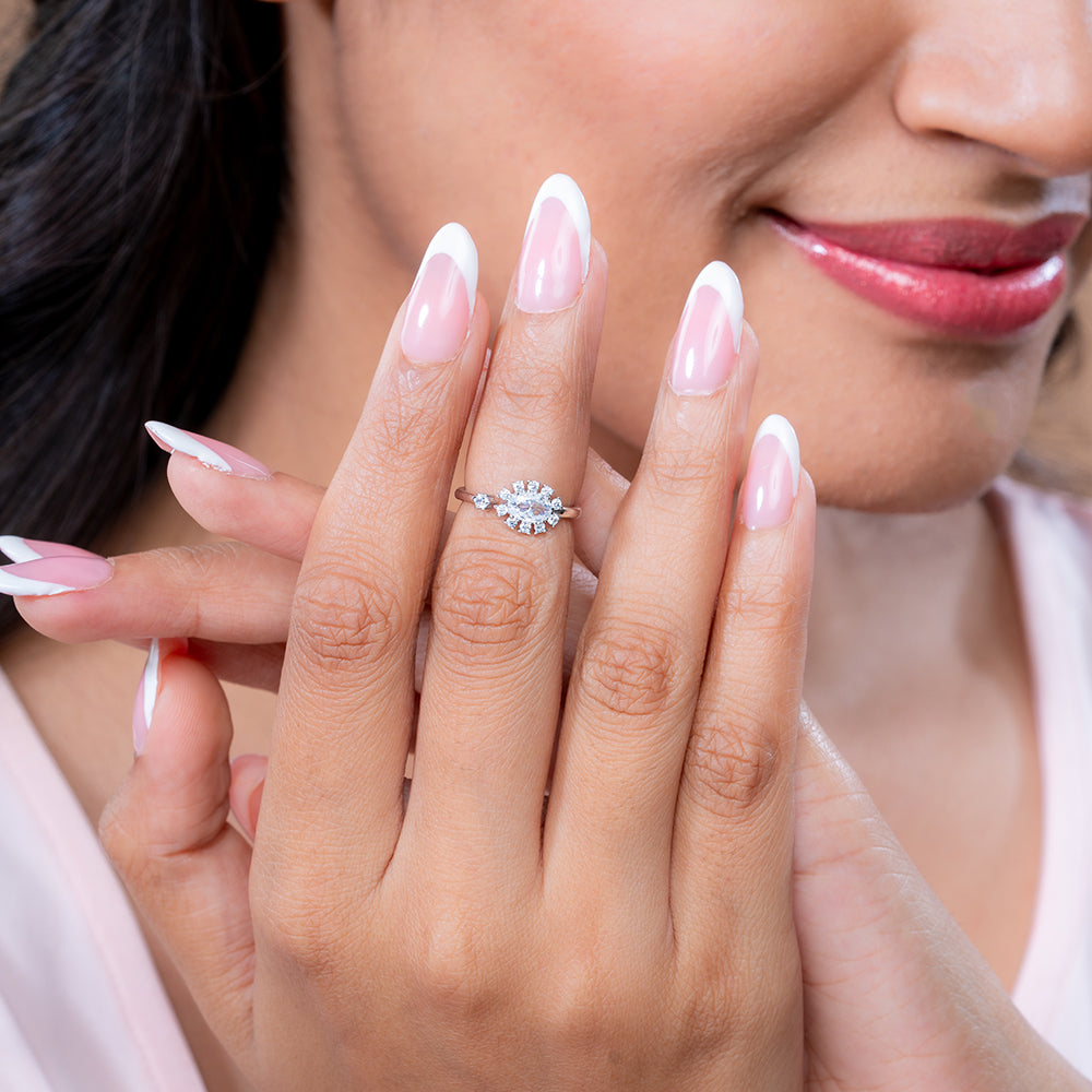 Reegalia Halo Radiance Ring in 925 Silver.