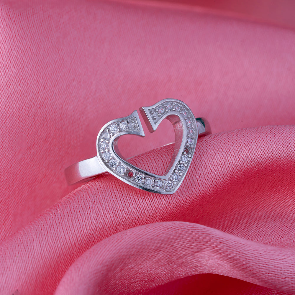 Reegalia Open Heart Embrace Ring in 925 Silver.