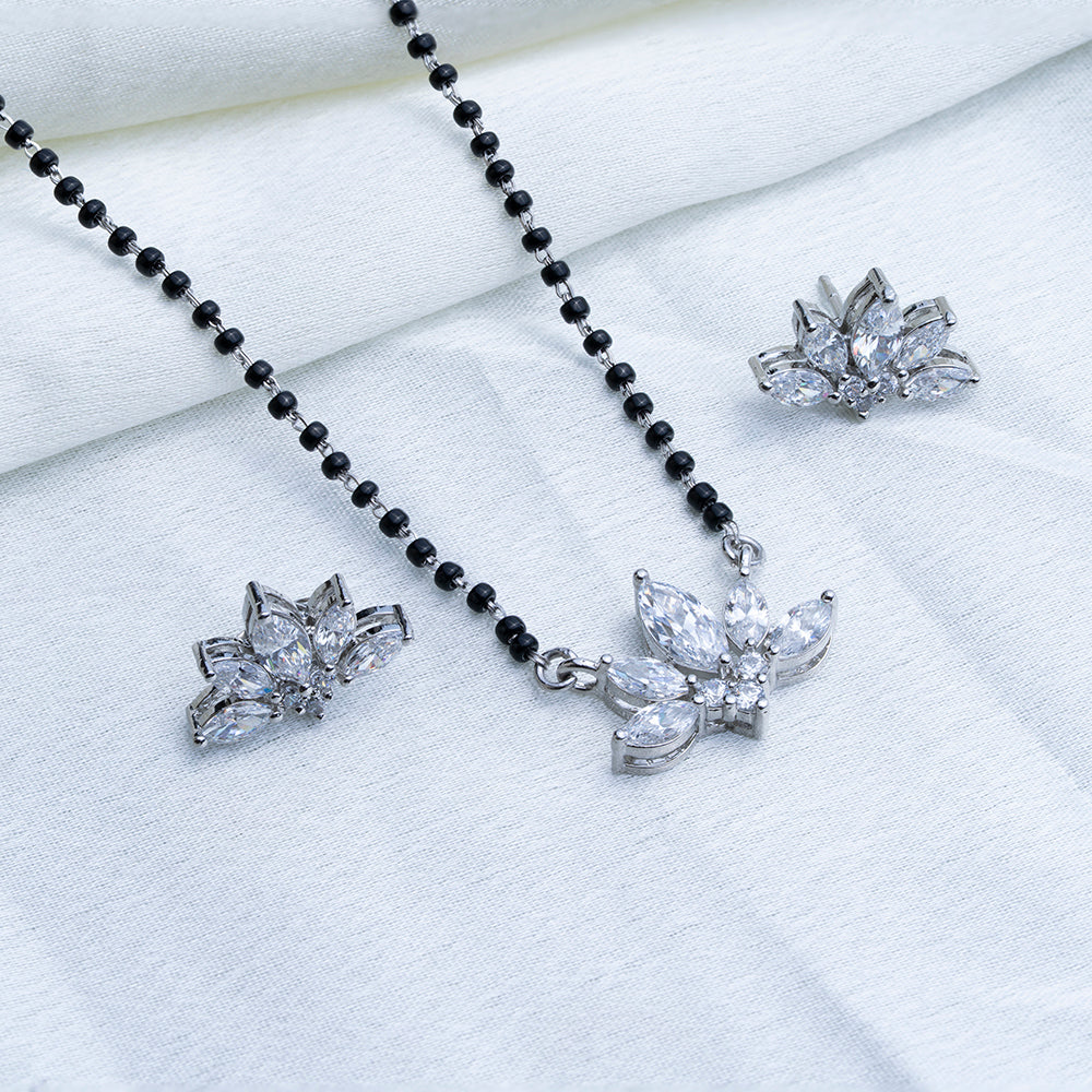 Reegalia Lotus Radiance Mangalsutra Set – 925 Silver.