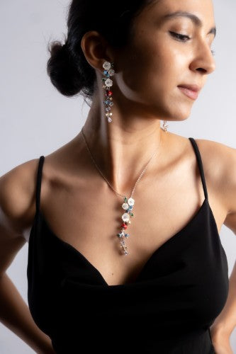 Reegalia Blossom Symphony Set – 925 Silver Floral Pendant & Earrings