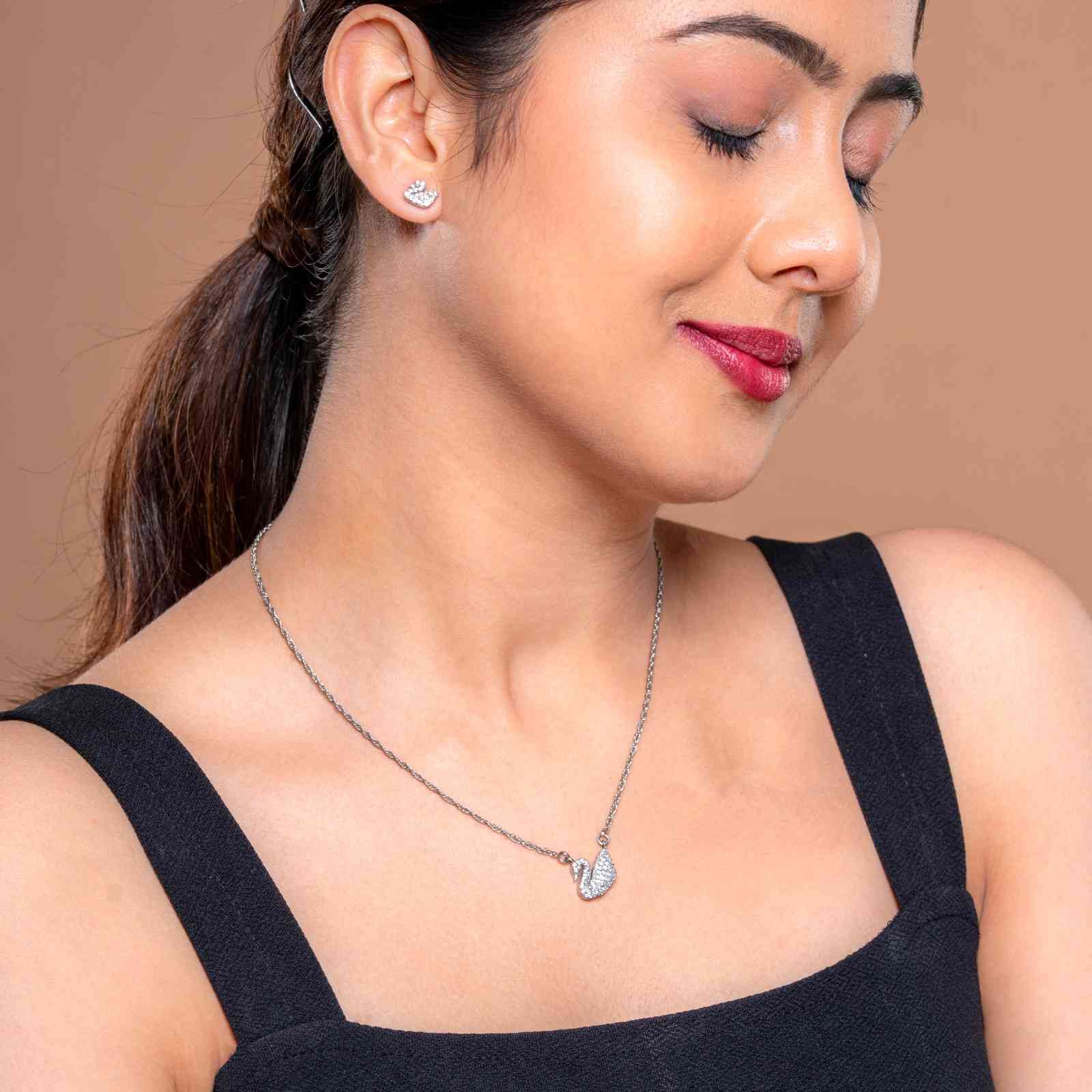Reegalia  925 Sterling Silver Swan Pendant Set with Earrings