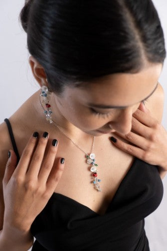 Reegalia Blossom Symphony Set – 925 Silver Floral Pendant & Earrings