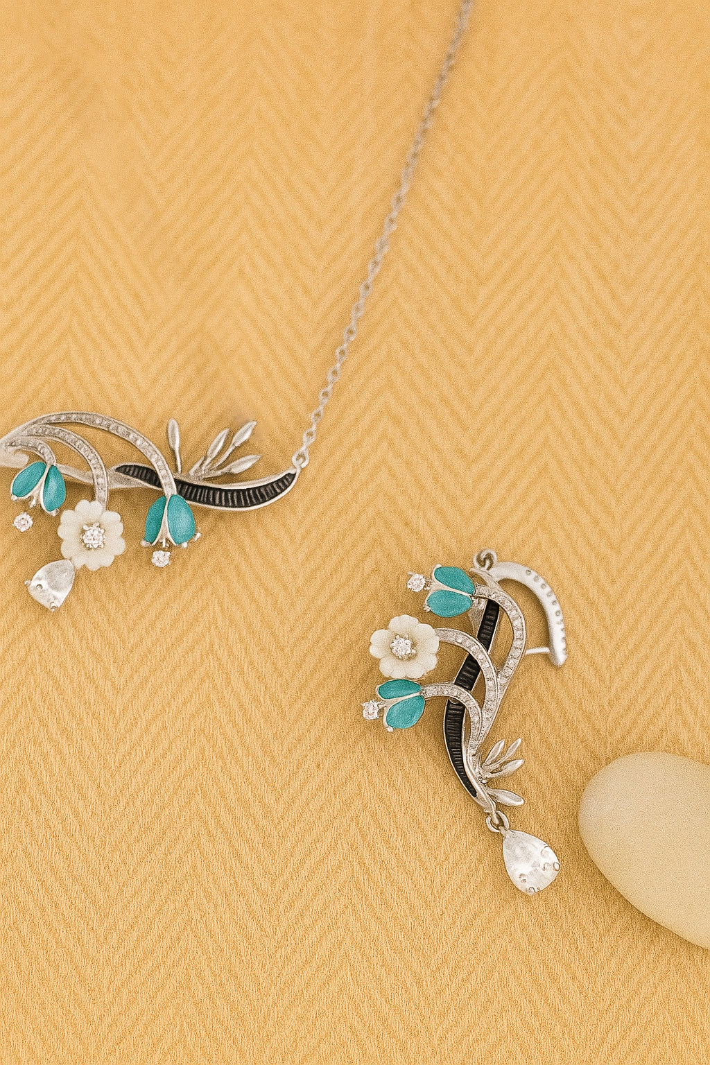 Reegalia Emerald Bloom Statement Earrings & Pendent