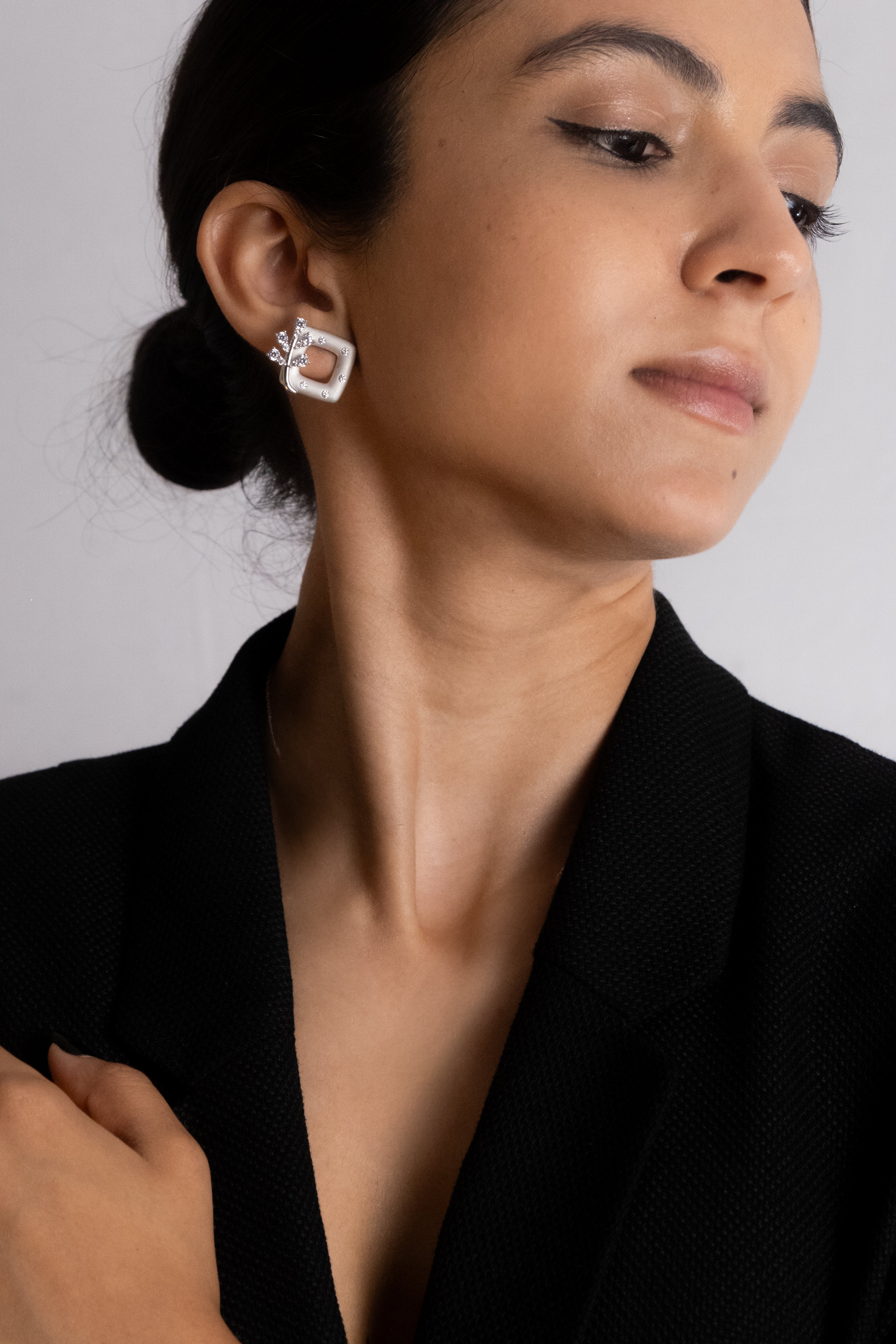 Reegalia Frosted Leaf Charm Earrings – 925 Silver