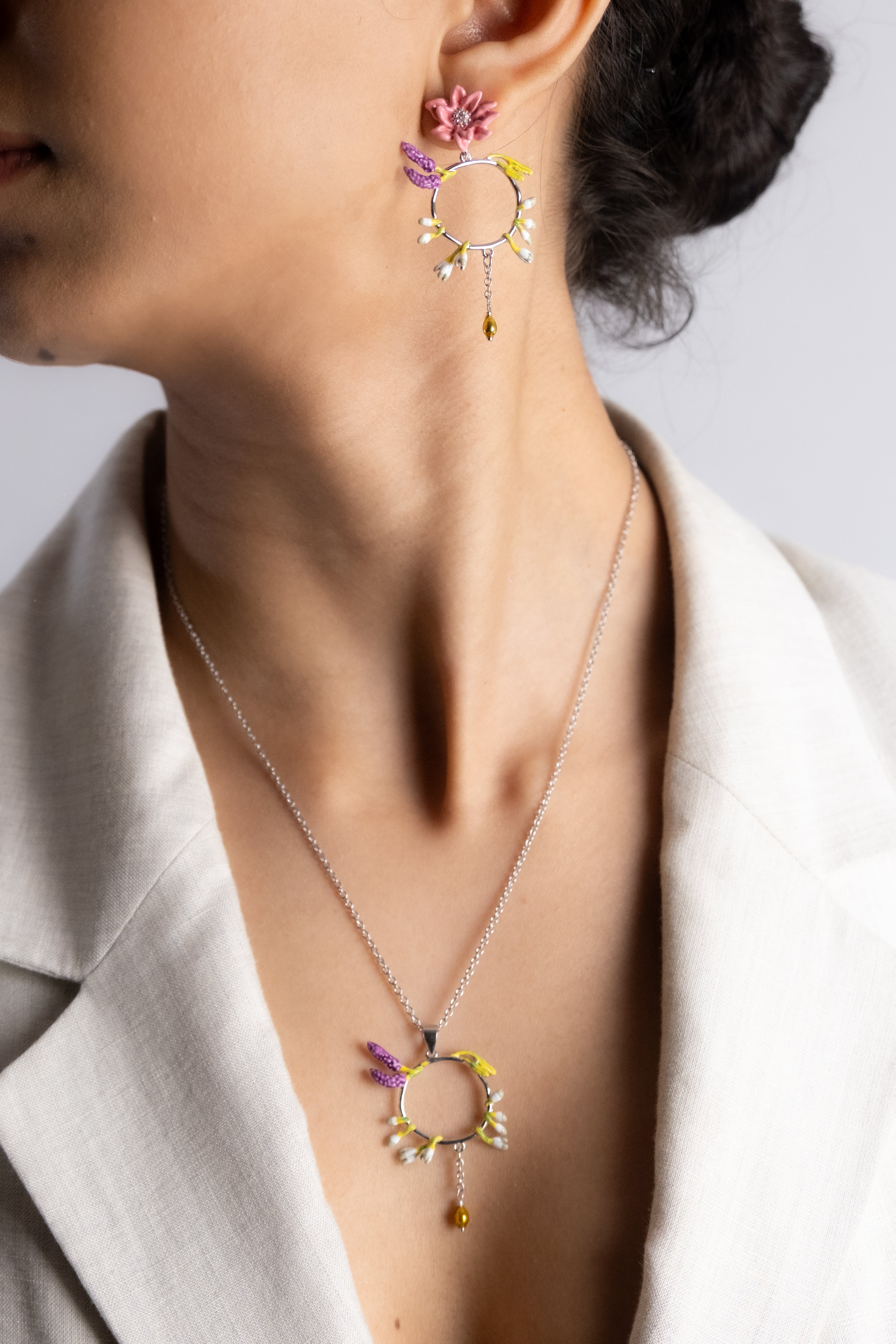 Reegalia Spring Flight Set – 925 Silver Butterfly & Blossom Necklace and Earrings